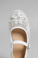 أحذية بناتية أنيقة من الدانتيل المطرز باللؤلؤ S-01...