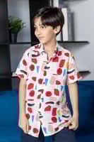 قميص اطفال ابيض متعدد الاشكال 2842