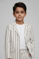 جاكيت مقلم لون بيج مع تيشيرت ابيض 4174