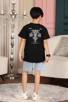 تي شيرت اطفال اسود مزخرف جيب على الصدر 2989