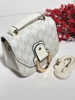 شنطه بناتي مزينة بحرف ام MK2676-4