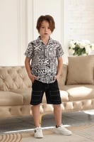 قميص ولادي ابيض بنقش اسود 4129