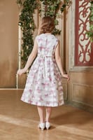 فستان بناتي أبيض مزين بفراشات وردية 7270