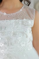 فستان ابيض تطريز تشجيرة S0972