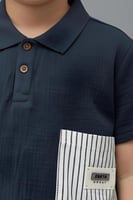 تيشيرت ولادي كحلي بجيب مخطط 4154