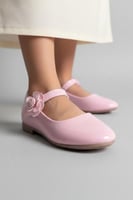 حذاء بناتي وردي لامع بتصميم زهرة أنيقة S025