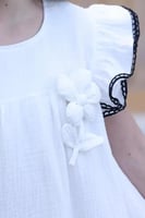 فستان ابيض باطراف سودة 7153