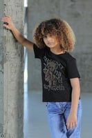 تي شيرت ولادي اسود رسمه دب على الصدر 2868