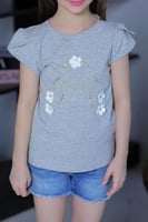 تي شيرت بناتي رمادي كتابه على الصدر 2825