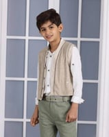 قميص ولادي ابيض وسديري بيج 2755