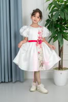 فستان سهرات ابيض بنقش ورد بشكل عمودي S01127