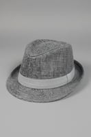 قبعه ولادي بلون رصاصي بشريط رمادي HAT4165