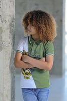 تيشيرت ولادي زيتي و ابيض رسمه نمر 2844