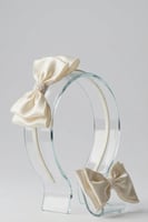 طوق شعر بناتي مع بكلة بلون بيح T-034