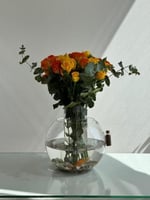 فازتين مع اضافة ورد طبيعي مع 3 سمكات لمسة هدوء بكل...