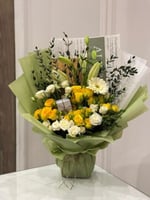 باقة درجات الاصفر والابيض معى اضافة عطر من الماجد