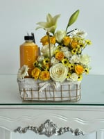 تنسيق سلة ورد مع اضافة عصير