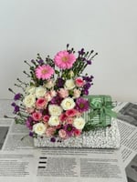 تنسيق ورد طبيعي مع اضافة نصف كيلو شكلاته باتشي