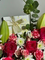 تنسيق ورد طبيعي مميز باضافة شكلاته انوش