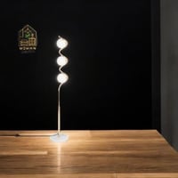 مصباح ارضي بتصميم لولبي نحاسي حلزوني