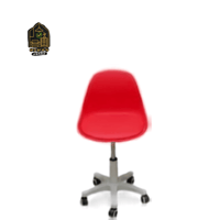 احمر