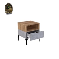 رمادي وخشبي