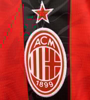 تيشرت اسي ميلان الاساسي