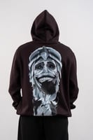 هودي اسود بتصميم شخصية سونغ جين