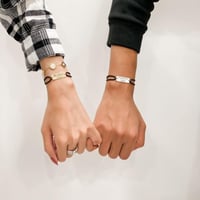 اساور بالاسم والتاريخ حسب الطلب