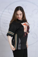 تيشرت اسود االتأسيس اوفر سايز بتدخيلات السدو