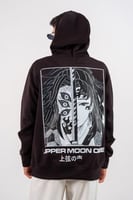 هودي اسود بتصميم شخصية "القمر العلوي الأول" كوكوشي...