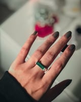 خاتم تاريخ من حجر المالاكيت