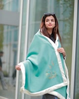 وشاح نسائي شتوي