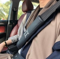 مسكة حزام الامان الوان متعدده وراقيه