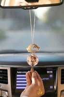 تعليقة سيارة قلب بيدين ترند مع الصوره