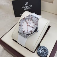 ساعة هوبلت نسائي