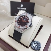 ساعة هوبلت نسائي