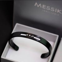 اسواره مسيكا اسود