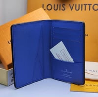 بوك لويس فيتون