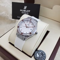 ساعة هوبلت نسائي