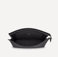 شنطة يد لويس فيتون