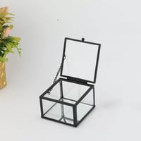 صندوق زجاجي مربع - سداسي اسود حجم وسط