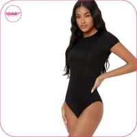 بودي سوت نص كم اسود سادة