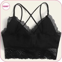 صدرية بتصميم دانتيل مزهر بشكل متقاطع