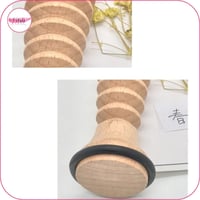 أداة تدليك القدم من الخشب الطبيعي