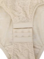 مشد لاسفي من الدانتيل