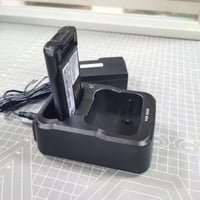 شاحن مع قاعدة جهاز تترا الجيشي ثلاثي قاعدة بطارية...