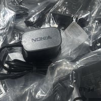 شاحن نوكيا الاصلي مسمار صغير N95 ثلاثي الاصلي 100...