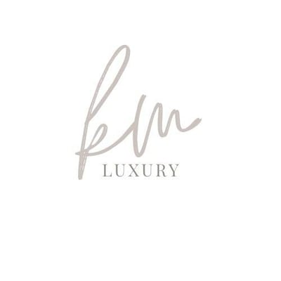 KMLUXURY logo
