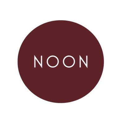 Noon abayas logo
